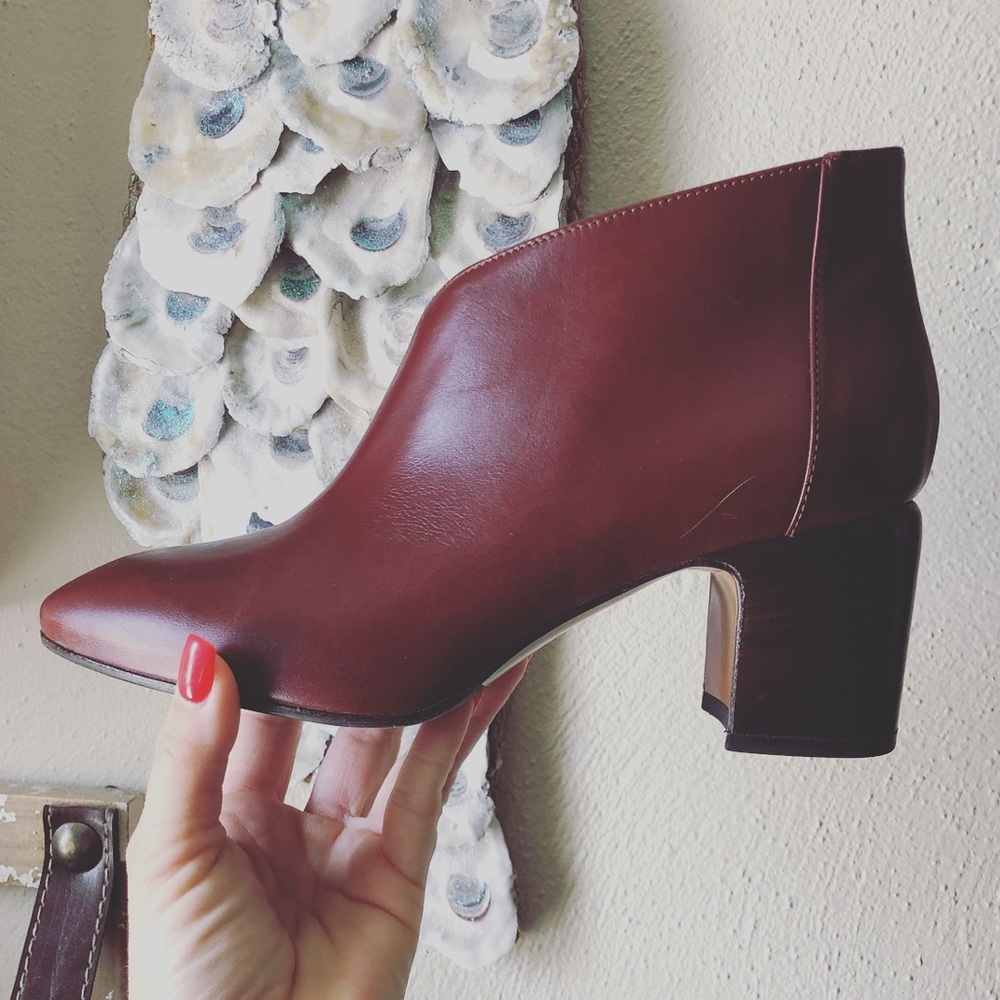 Aquatalia Elodina Calf heeled booties sz: 8 NEW